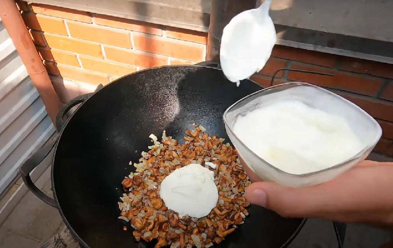 Лисички в сметане: рецепт, который удивит даже самых требовательных гурманов